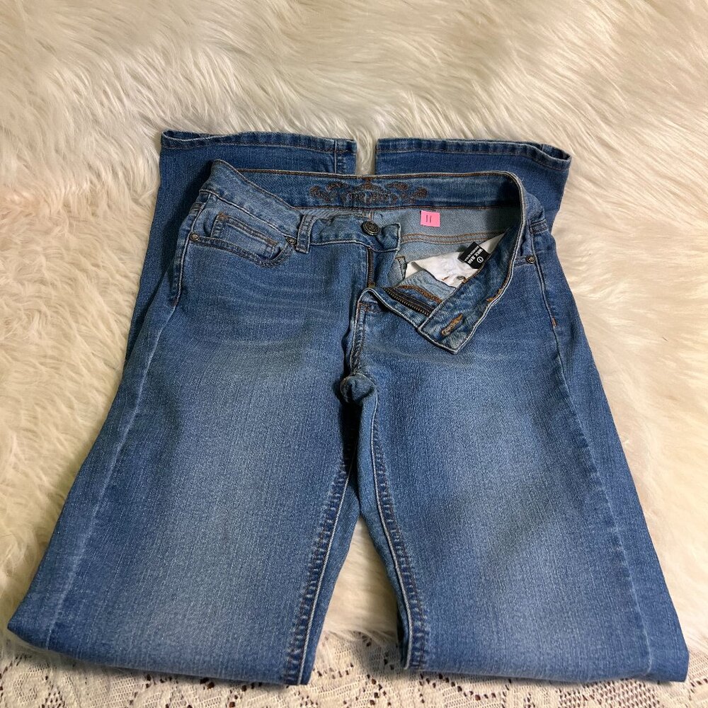 WAX Jean's Size 7 Women/Junior Distressed Look, Great Condition